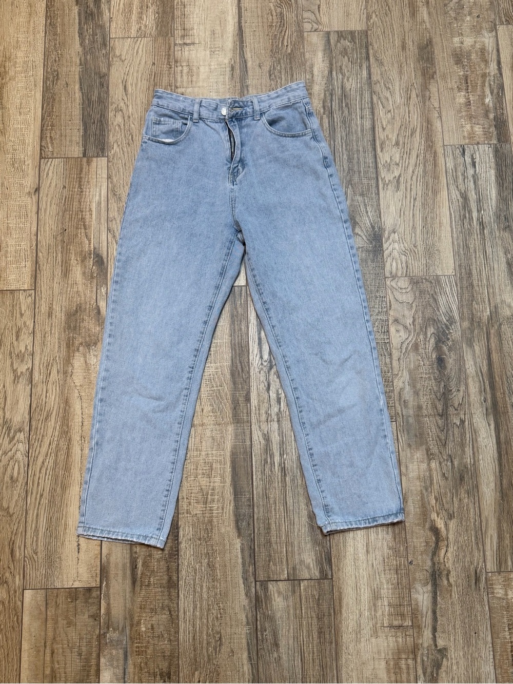 Classic Light Blue High-Waist Women’s Jeans